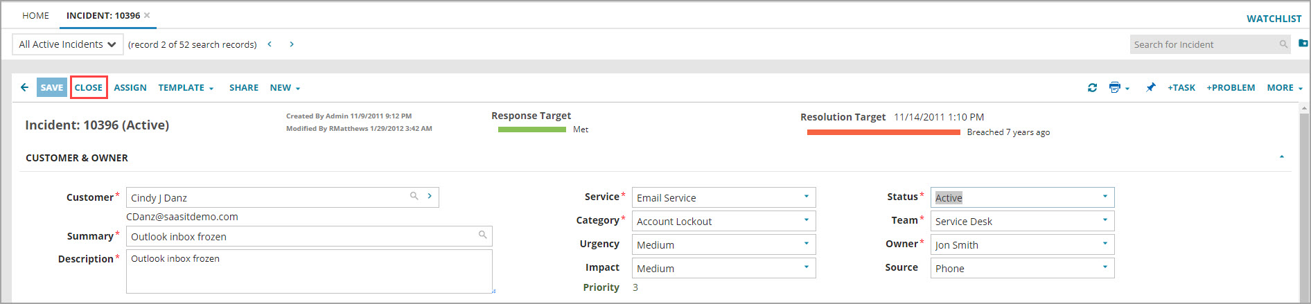 Quick close button on an Incident record
